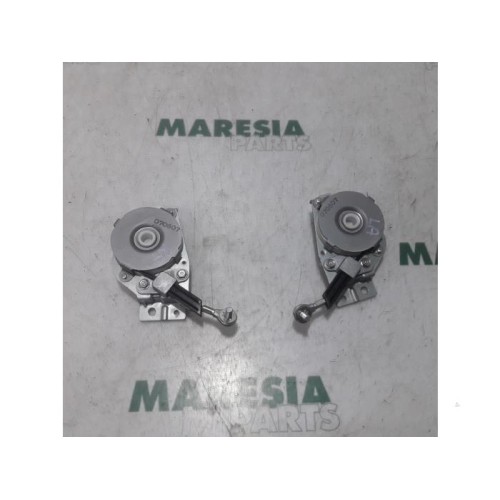 Citroen - C-Crosser - Tailgate hinge