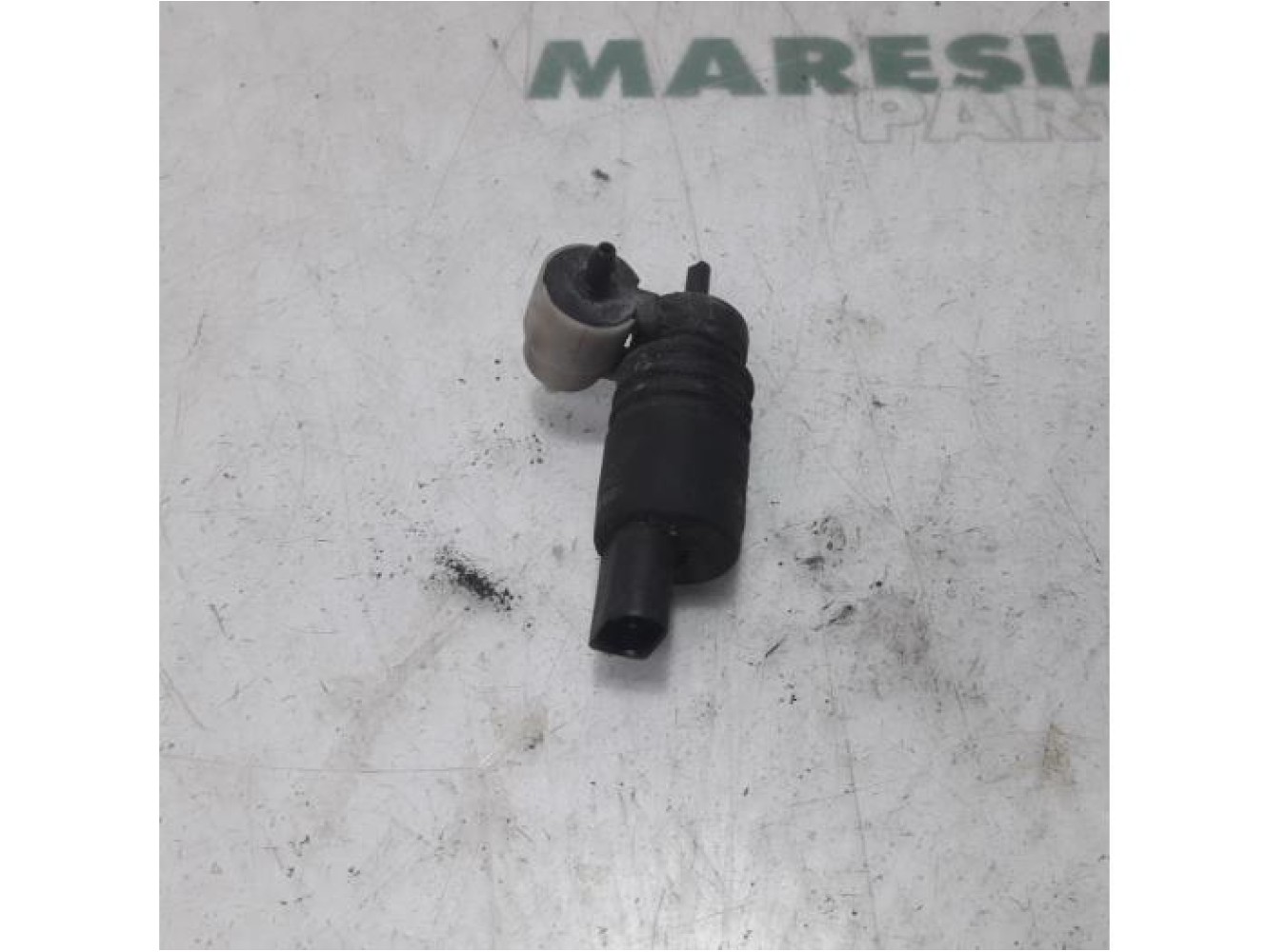 Citroen - C-Crosser - Windscreen washer pump