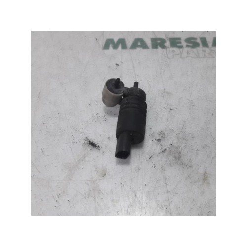 Citroen - C-Crosser - Windscreen washer pump