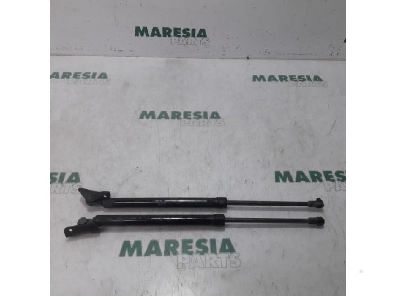 Citroen - C4 Aircross - Set of tailgate gas struts