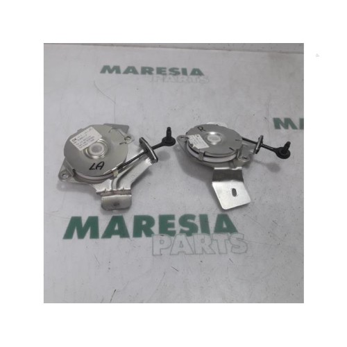 Peugeot - 3008 - Tailgate hinge