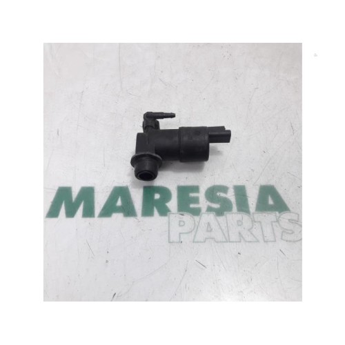 Citroen - C3 Picasso - Windscreen washer pump
