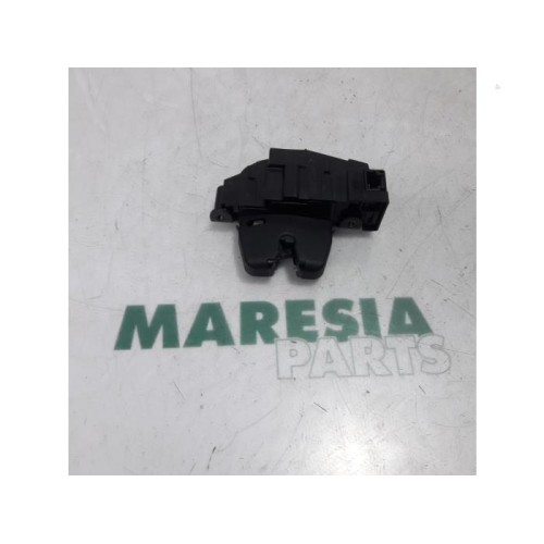 Citroen - C3 Picasso - Tailgate lock mechanism
