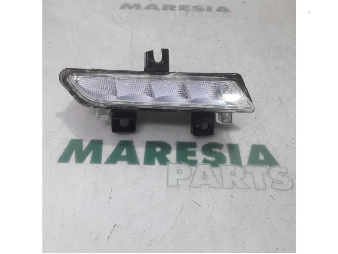 Renault - Captur - Daytime running light, right