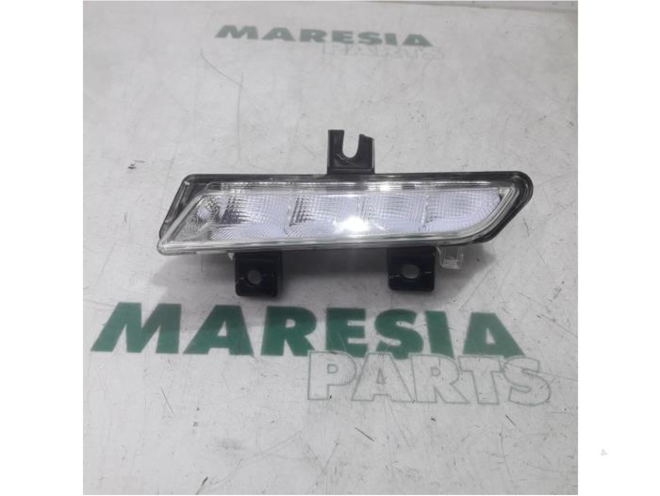 Renault - Captur - Daytime running light, left