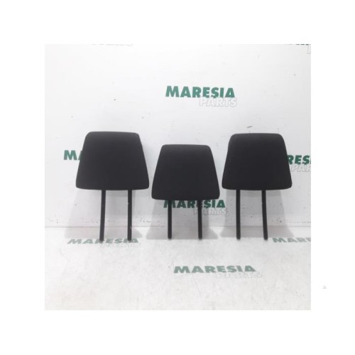 Citroen - C3 Picasso - Headrest set