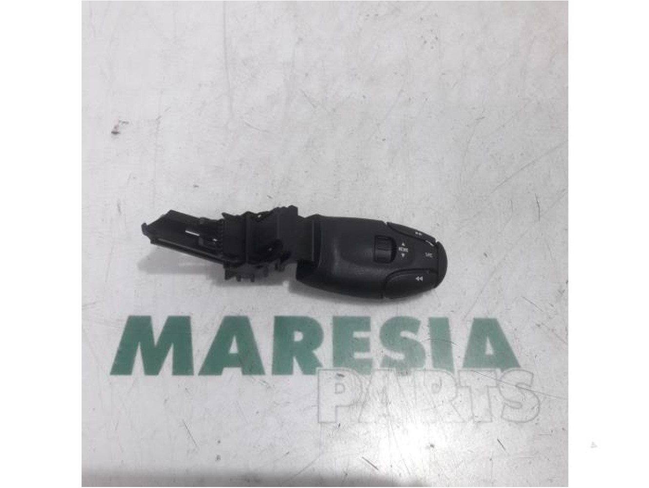 Citroen - C3 Picasso - Steering wheel mounted radio control