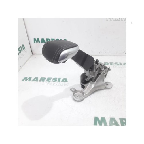 Peugeot - 2008 - Parking brake lever
