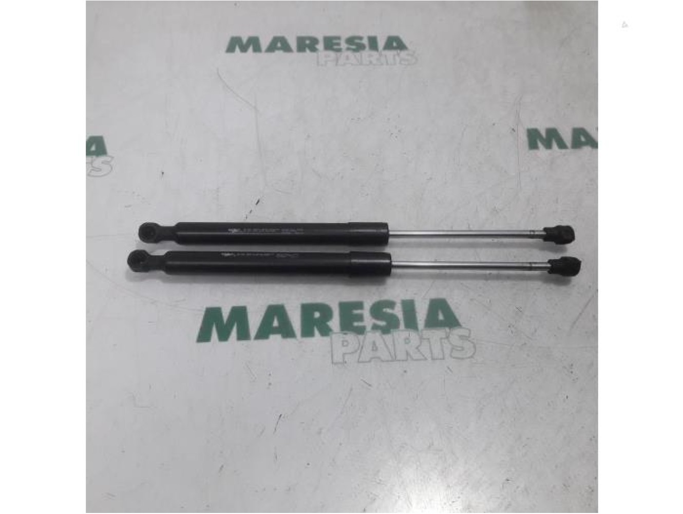 Peugeot - 2008 - Set of tailgate gas struts