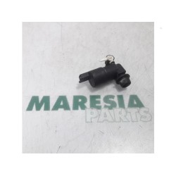 Peugeot - 2008 - Scheibensprüherpumpe vorne