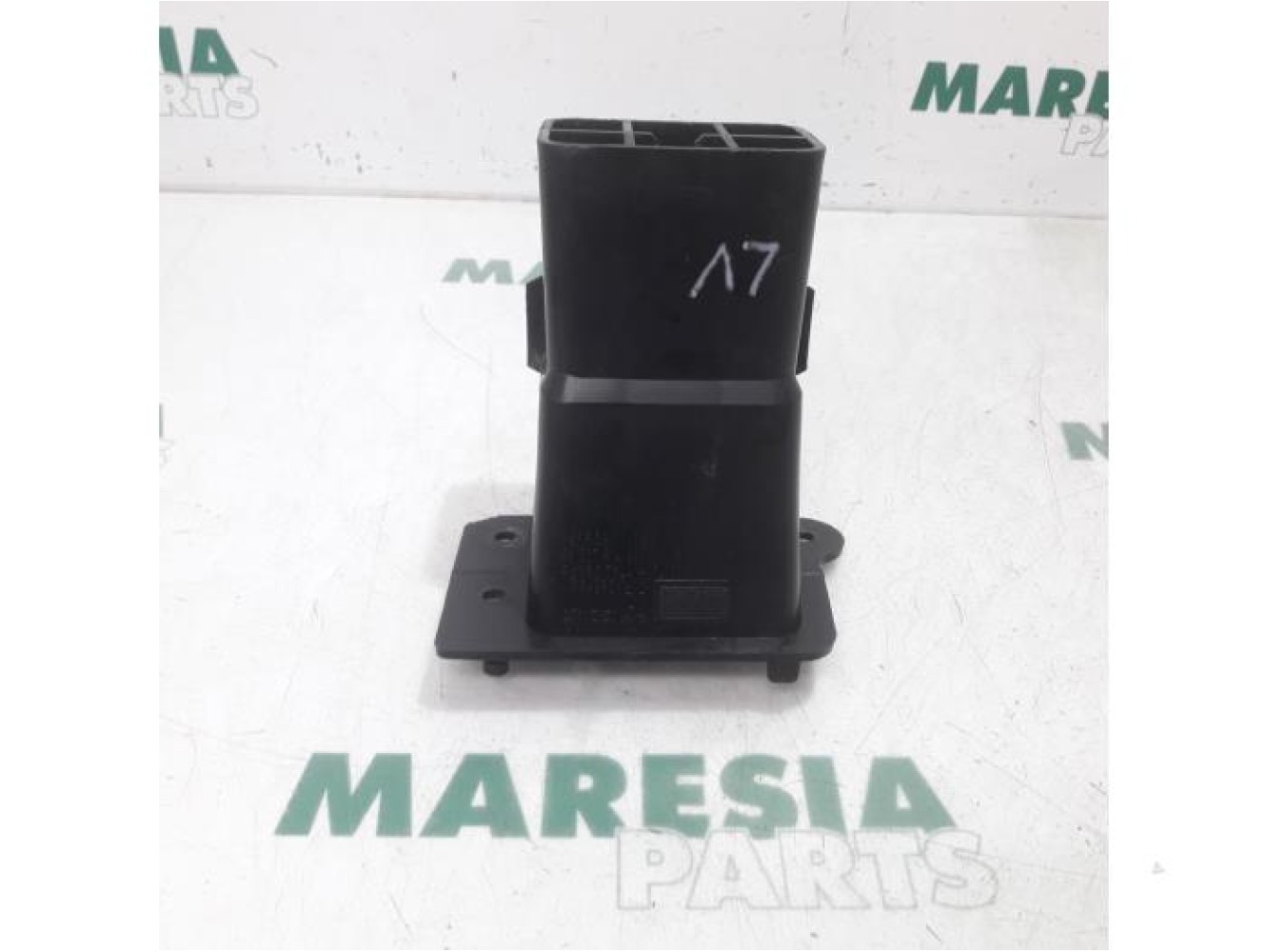 Peugeot - 5008 - Front bumper frame