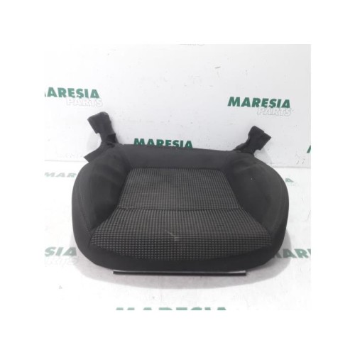 Peugeot - 5008 - Seat upholstery, left