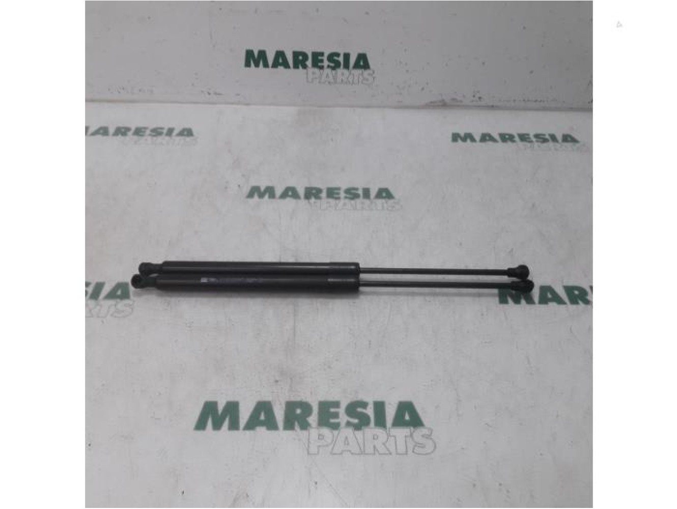 Peugeot - 208 - Set of tailgate gas struts