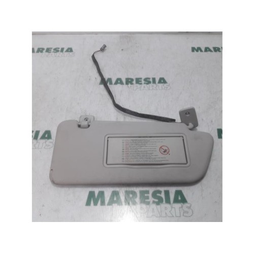 Peugeot - 5008 - Sun visor