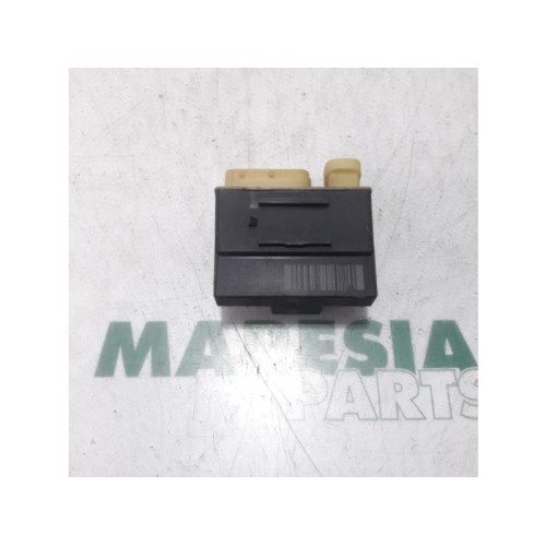 Peugeot - 5008 - Relay