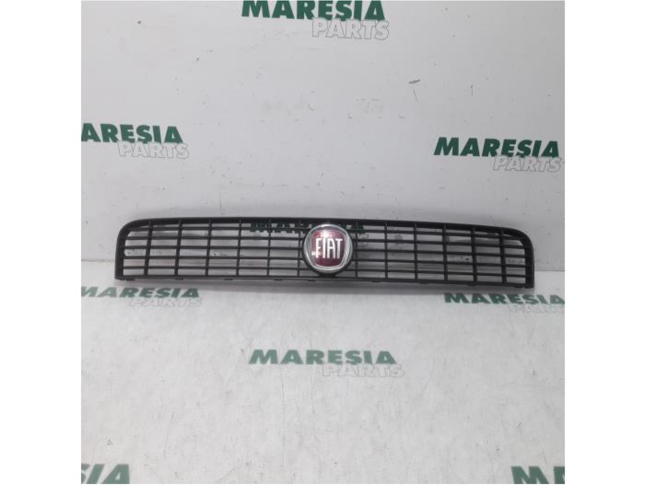 Fiat - Punto - Grille