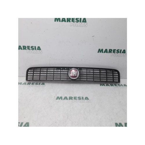 Fiat - Punto - Grille