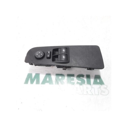 Fiat - Punto - Multi-functional window switch