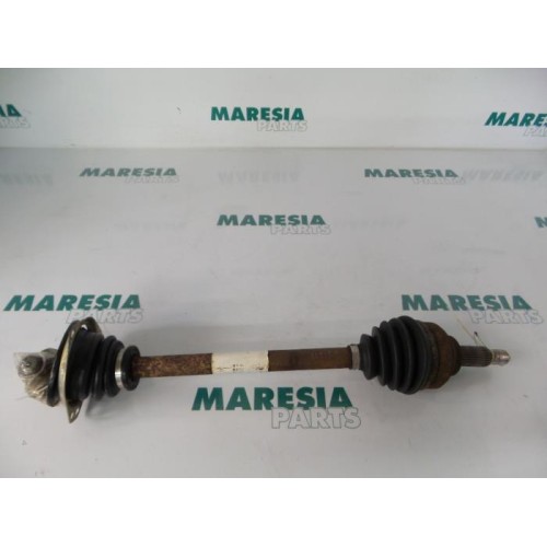 Renault - Trafic - Front drive shaft, left