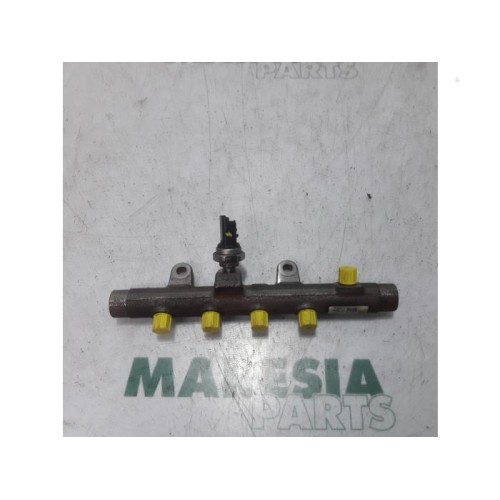 Renault - Megane - Fuel injector nozzle