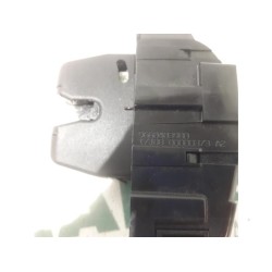 Peugeot - 207 - Tailgate lock mechanism