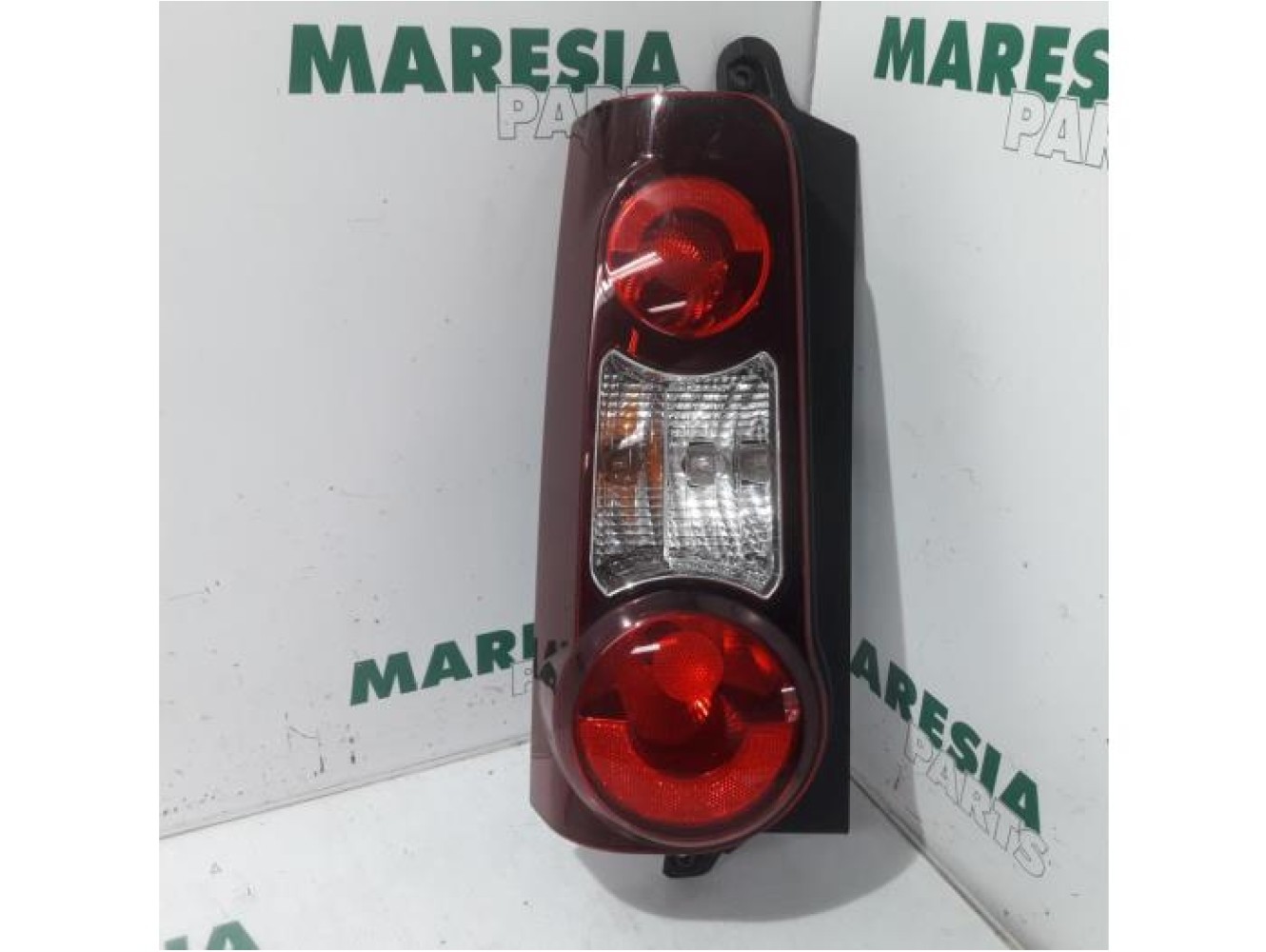 Peugeot - Partner - Taillight, left