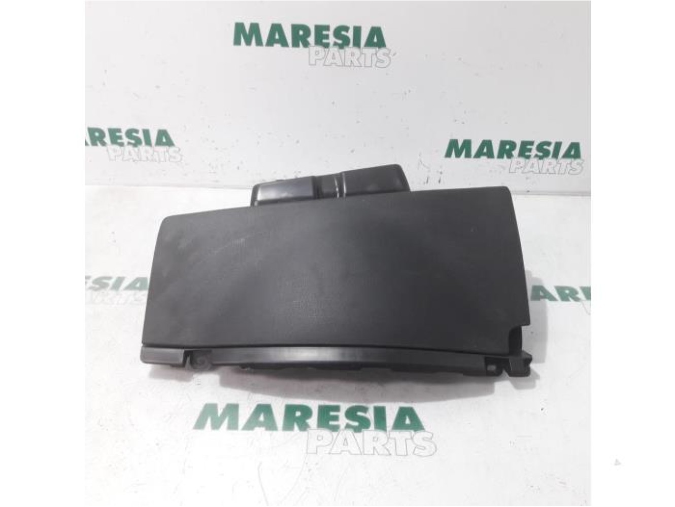 Peugeot - Partner - Glovebox