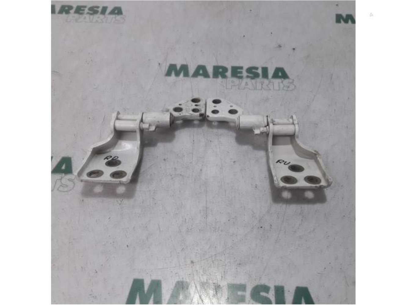 Peugeot - Partner - Rear door hinge, right