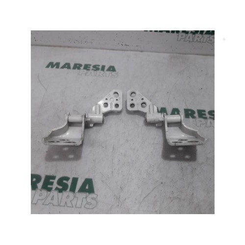 Peugeot - Partner - Rear door hinge, left