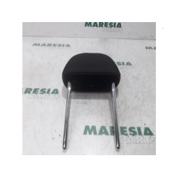 Peugeot - 208 - Headrest