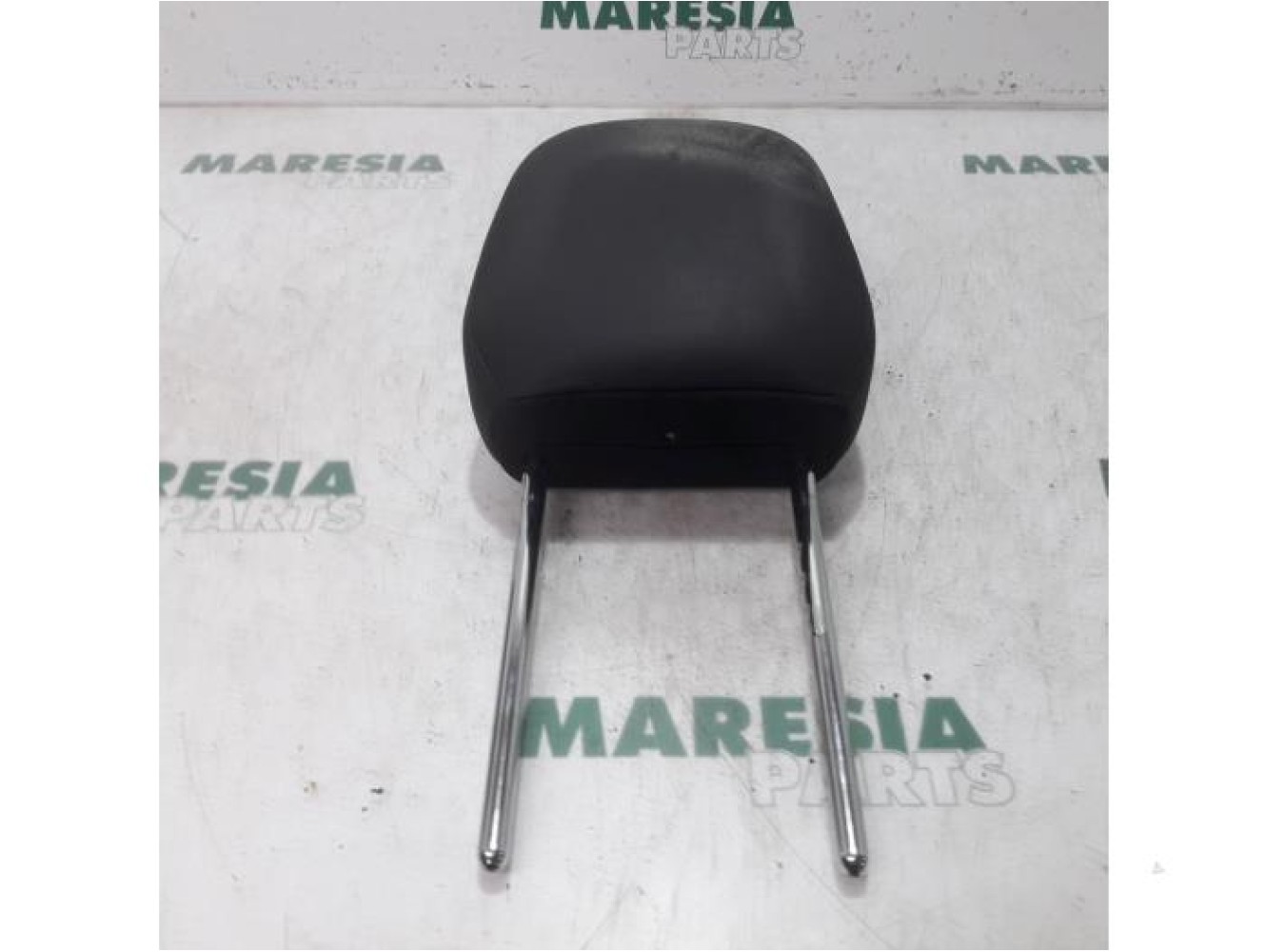 Peugeot - 208 - Headrest