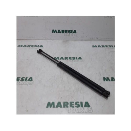 Fiat - Stilo - Set of tailgate gas struts