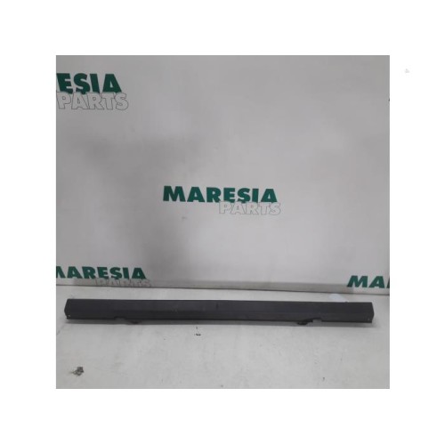 Fiat - Ducato - Rear bumper component, central
