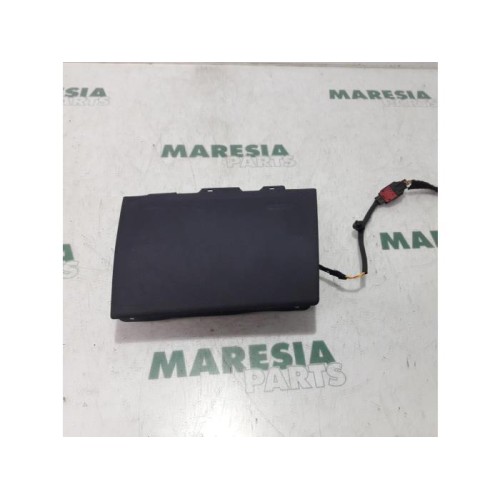 Peugeot - 1007 - Airbag knie links