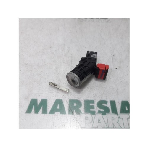 Renault - Trafic - Ignition lock + key