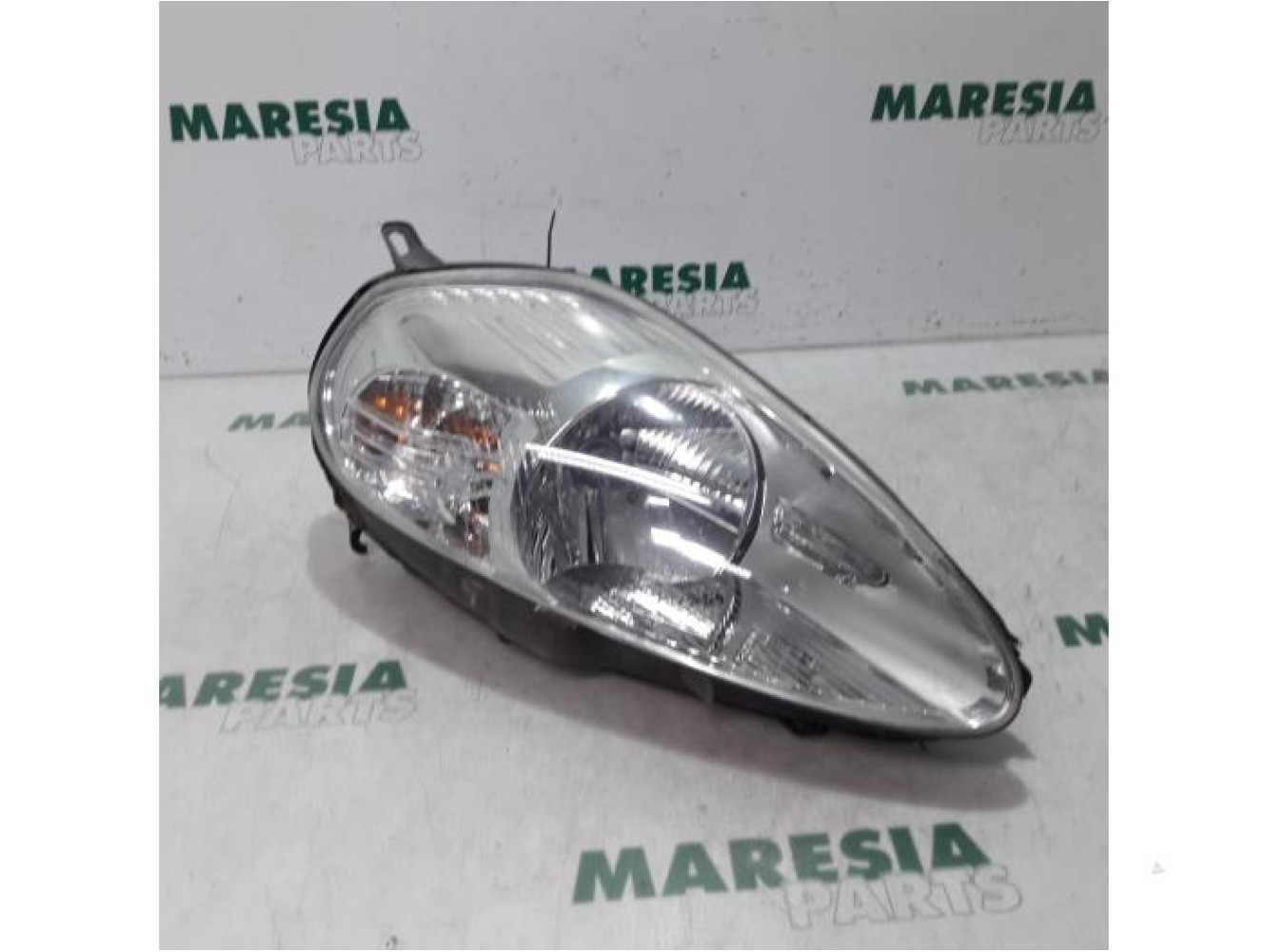 Fiat - Punto - Headlight, right