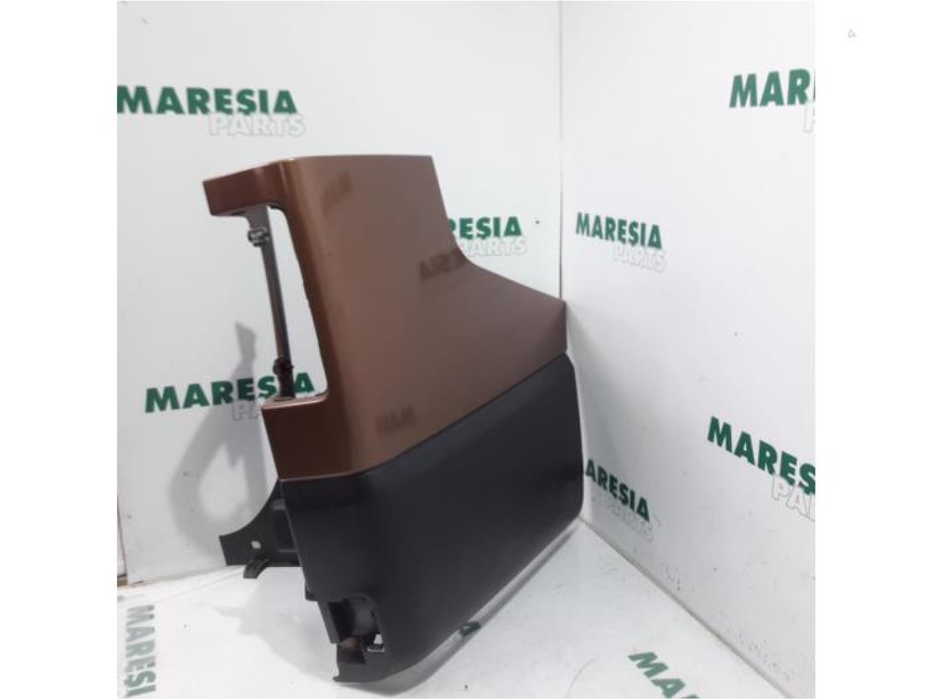 Renault - Trafic - Rear bumper component, right
