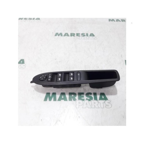 Citroen - C4 - Multi-functional window switch