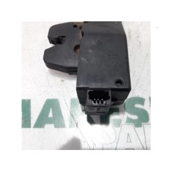Peugeot - 206 - Tailgate lock mechanism