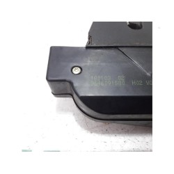 Peugeot - 206 - Tailgate lock mechanism