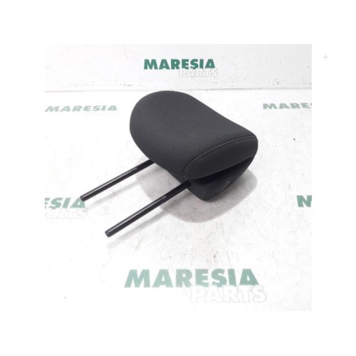 Renault - Megane - Headrest
