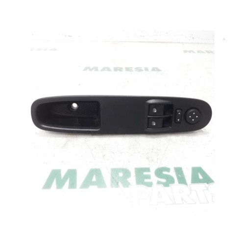 Fiat - Punto - Multi-functional window switch