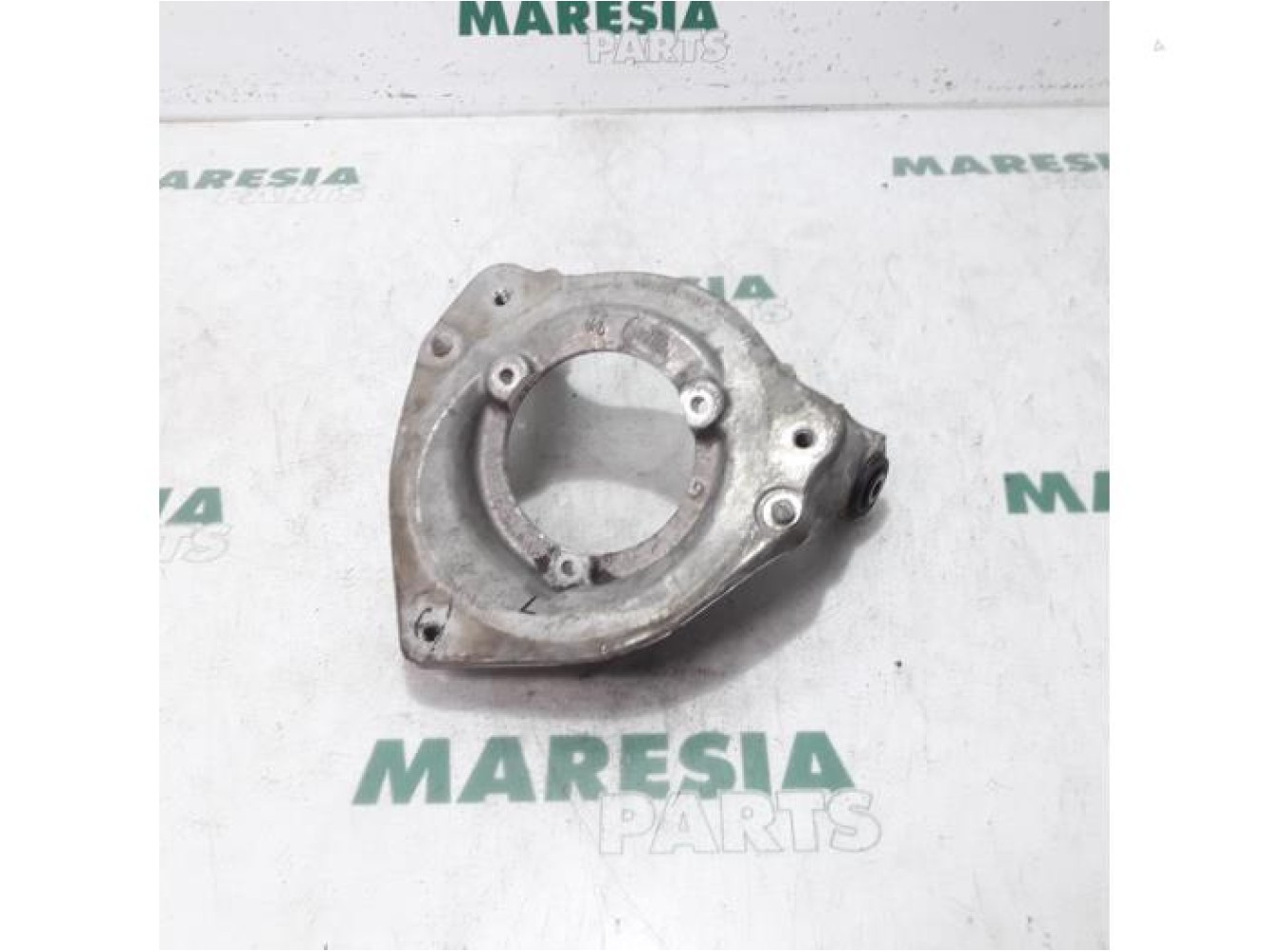 Citroen - C5 - Front upper wishbone, left
