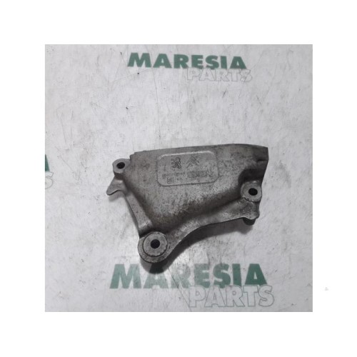 Citroen - C4 - Engine mount
