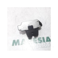 Peugeot - 2008 - Tailgate lock mechanism