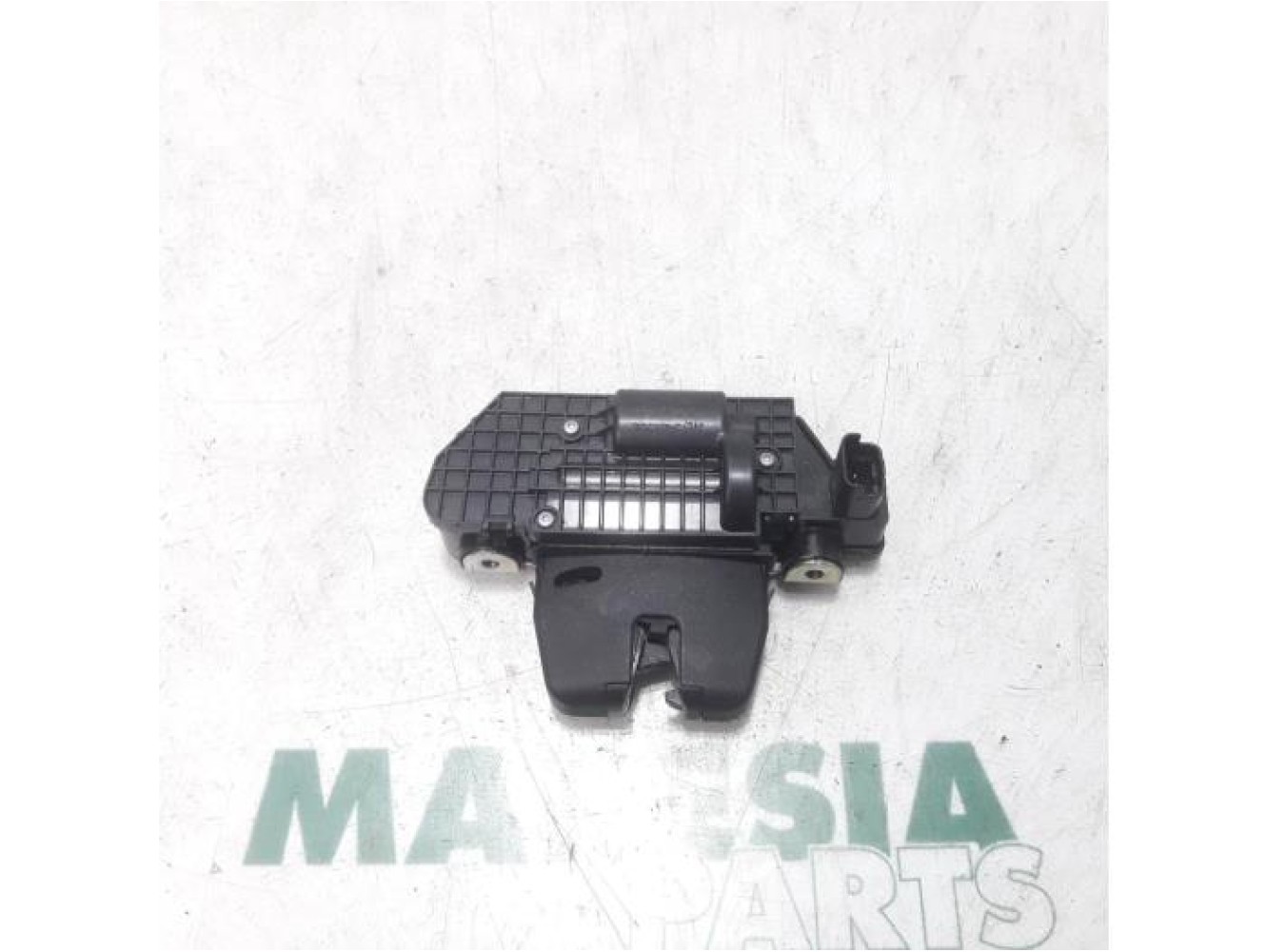 Peugeot - 2008 - Tailgate lock mechanism