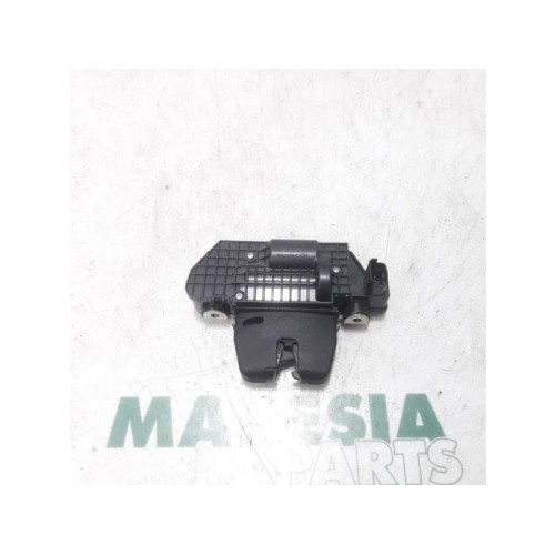 Peugeot - 2008 - Tailgate lock mechanism