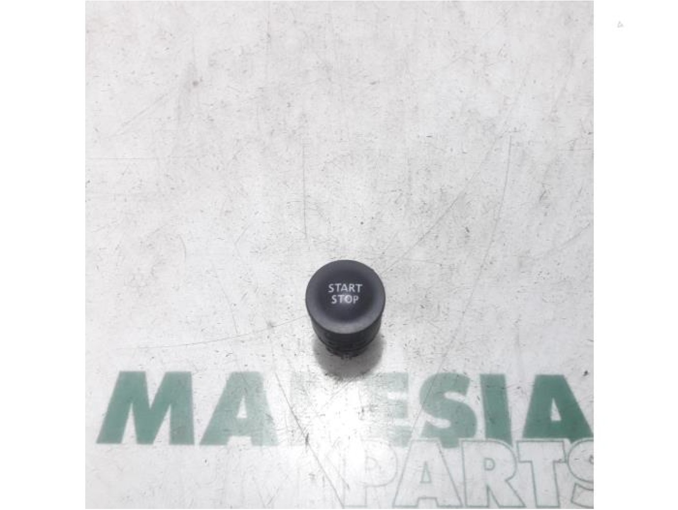 Renault - Megane Scenic - Start/stop switch