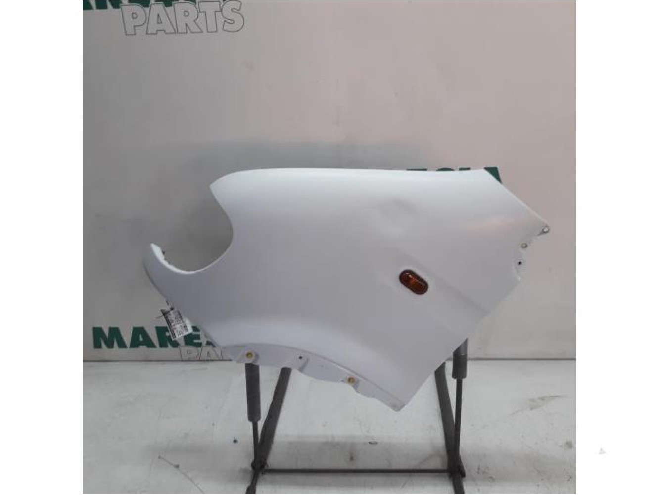 Renault - Master - Front wing, left