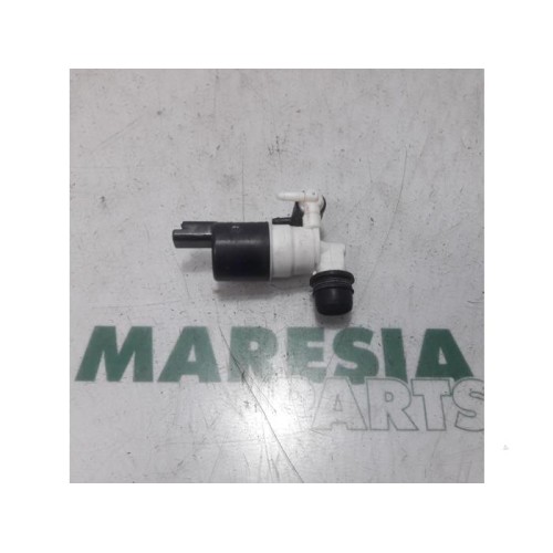 Renault - Megane Scenic - Windscreen washer pump